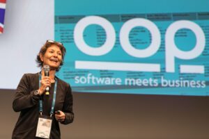 Jutta Eckstein bei der Eröffnung der OOP Konferenz 2019